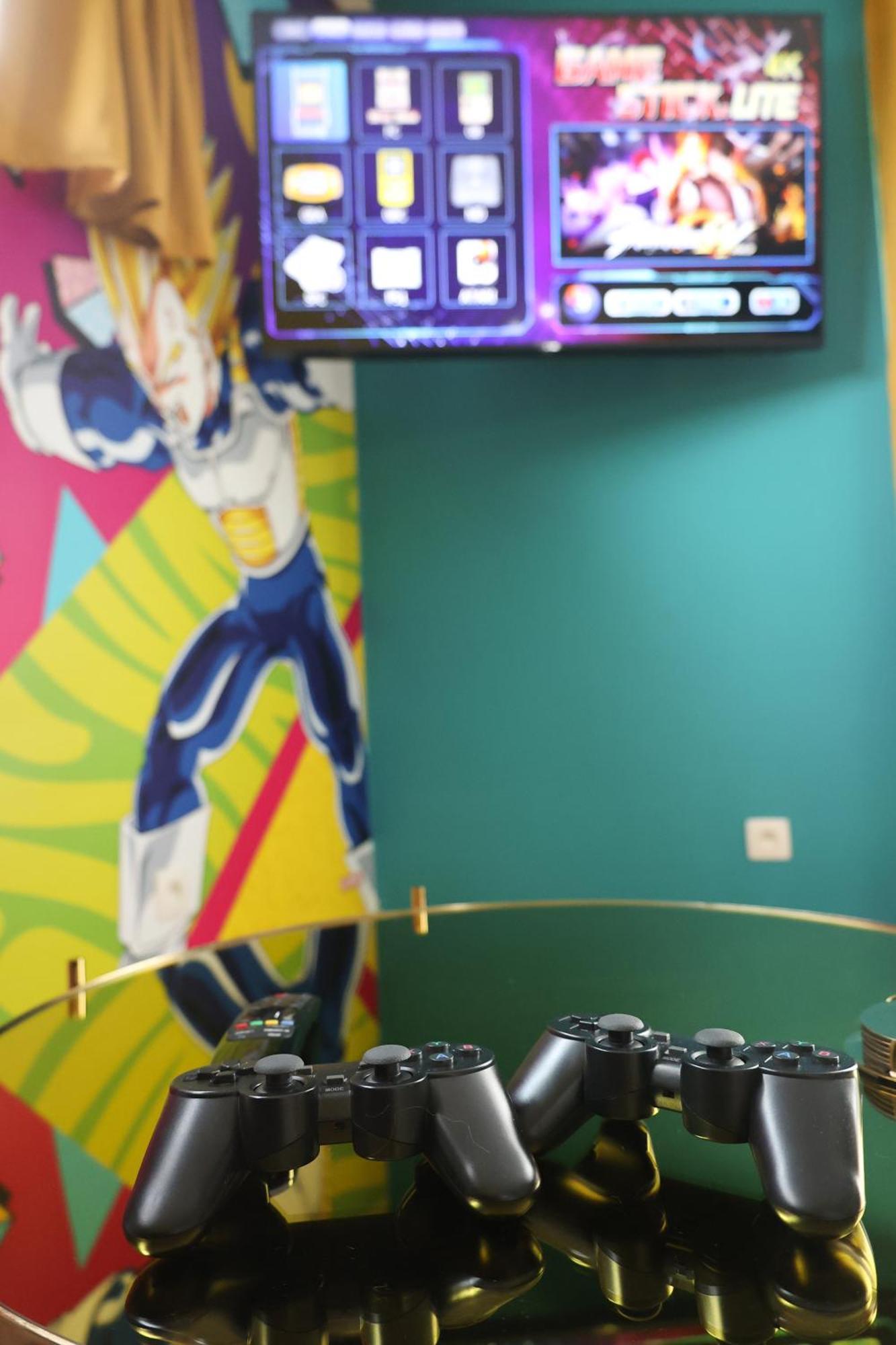 מונס Capsule 90'S - Balneo - Sauna - Flipper - Billard - Netflix - Nintendo Switch & Jeux - מראה חיצוני תמונה