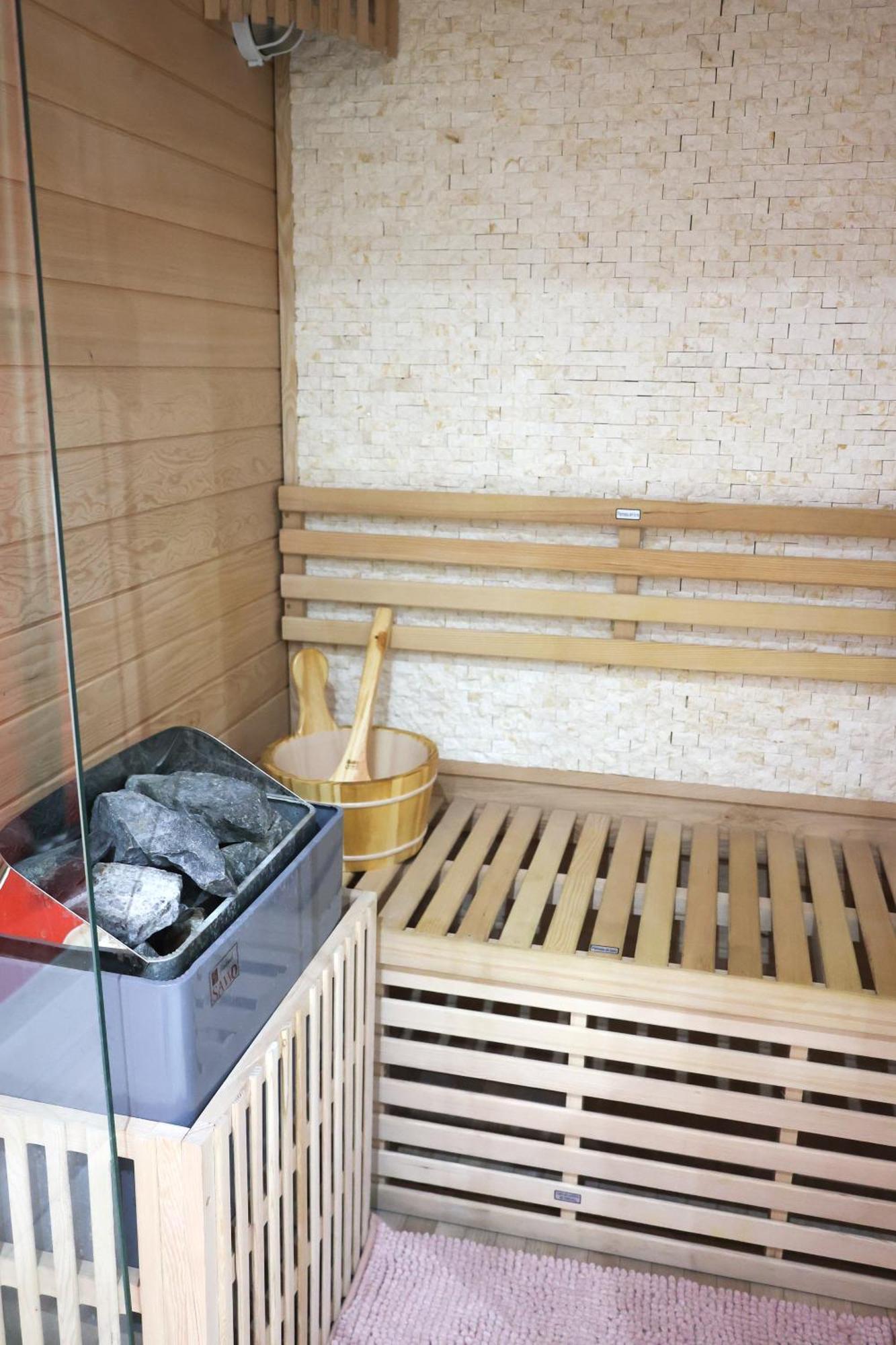 מונס Capsule 90'S - Balneo - Sauna - Flipper - Billard - Netflix - Nintendo Switch & Jeux - מראה חיצוני תמונה